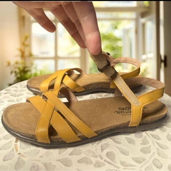 NEW NAOT Patricia Leather Women’s Sandal in Marigold Size 40 EU - Picture 8 of 16